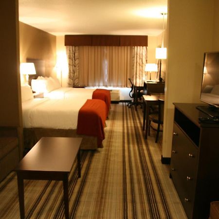 Holiday Inn Express & Suites Nevada By Ihg Bagian luar foto
