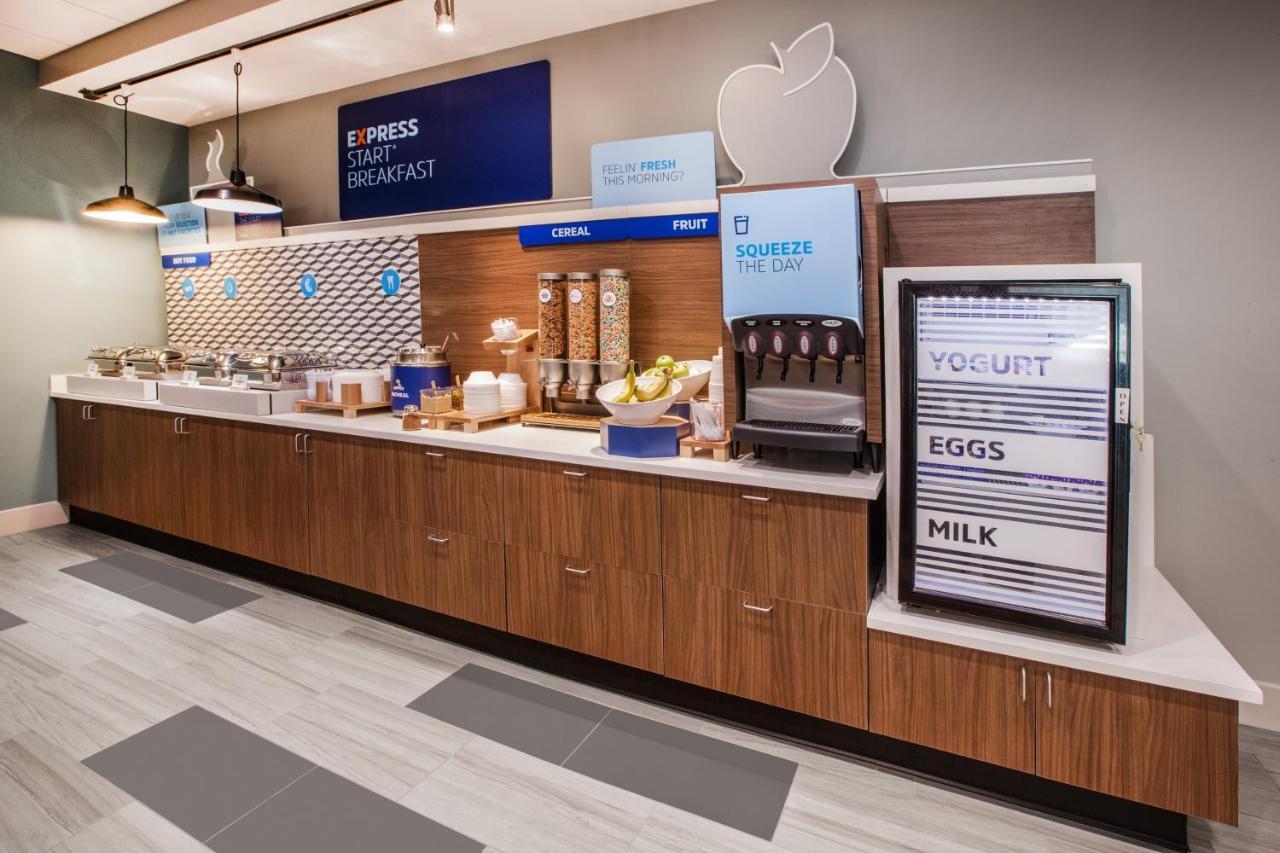 Holiday Inn Express & Suites Nevada By Ihg Bagian luar foto