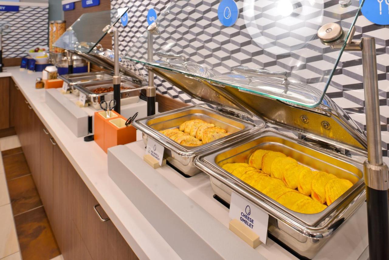 Holiday Inn Express & Suites Nevada By Ihg Bagian luar foto