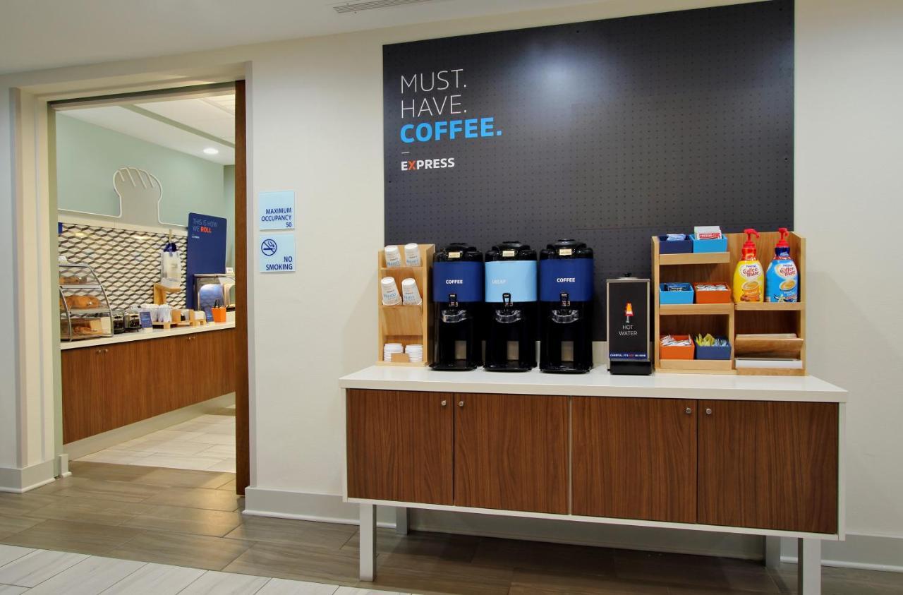 Holiday Inn Express & Suites Nevada By Ihg Bagian luar foto