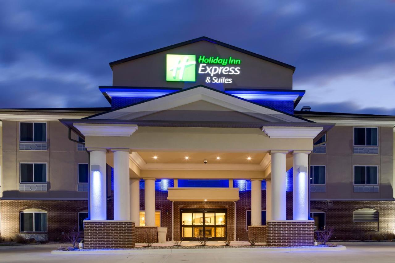 Holiday Inn Express & Suites Nevada By Ihg Bagian luar foto
