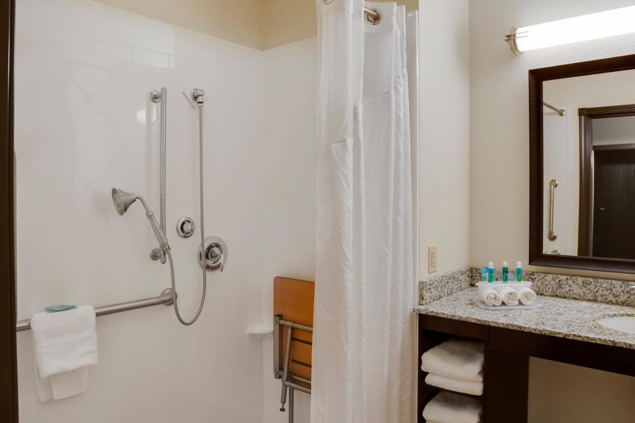 Holiday Inn Express & Suites Nevada By Ihg Bagian luar foto