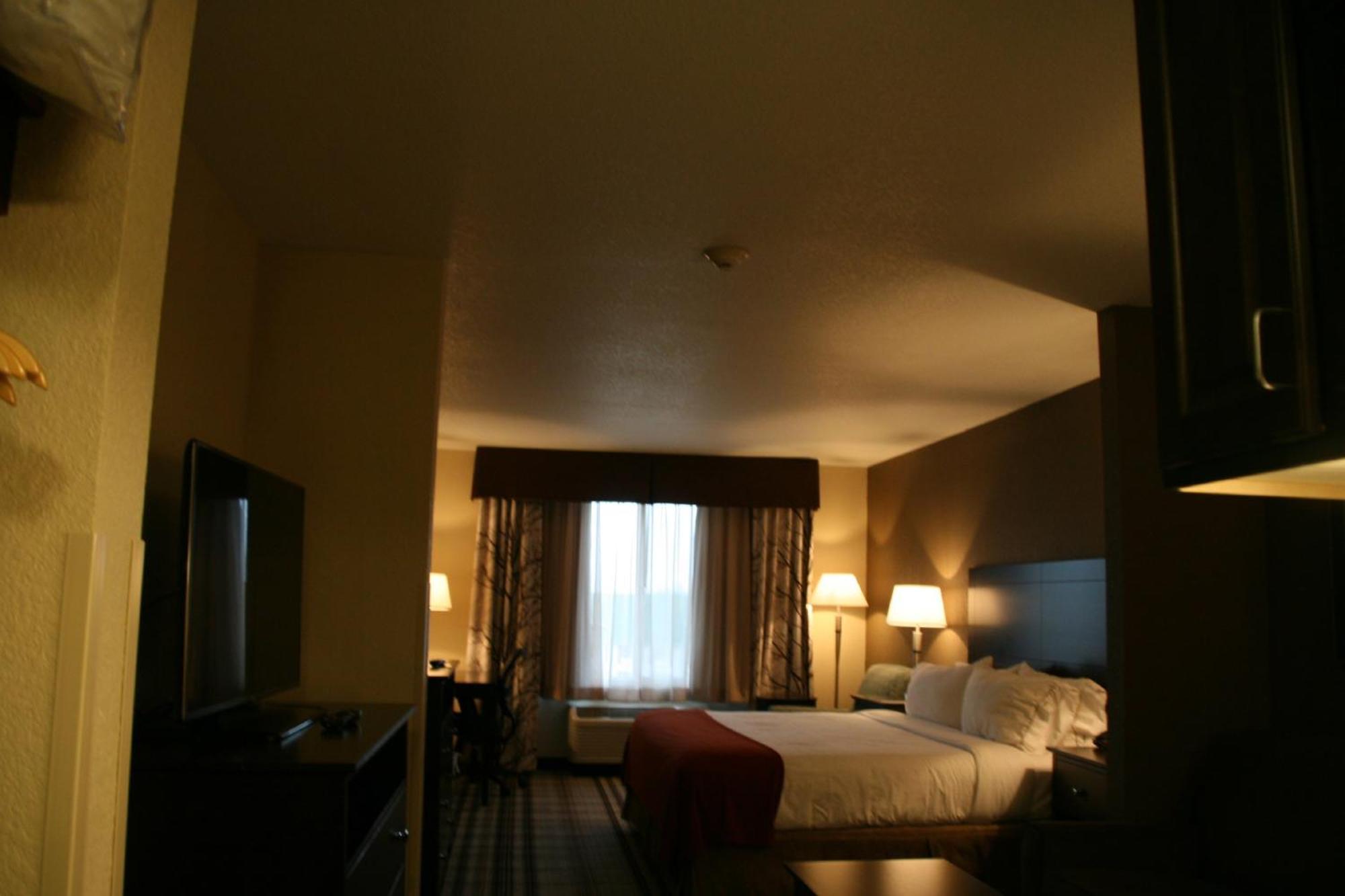 Holiday Inn Express & Suites Nevada By Ihg Bagian luar foto