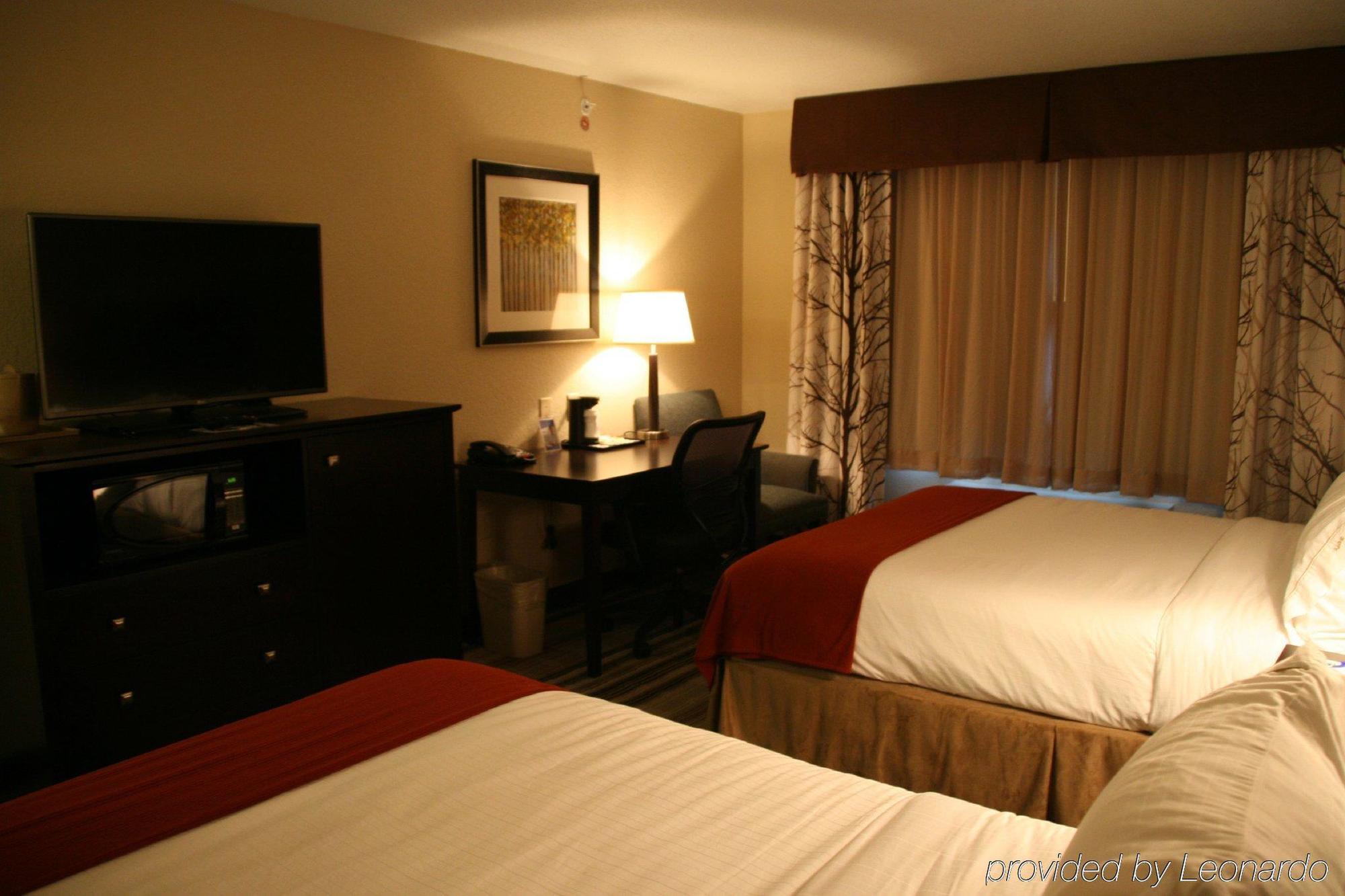 Holiday Inn Express & Suites Nevada By Ihg Bagian luar foto
