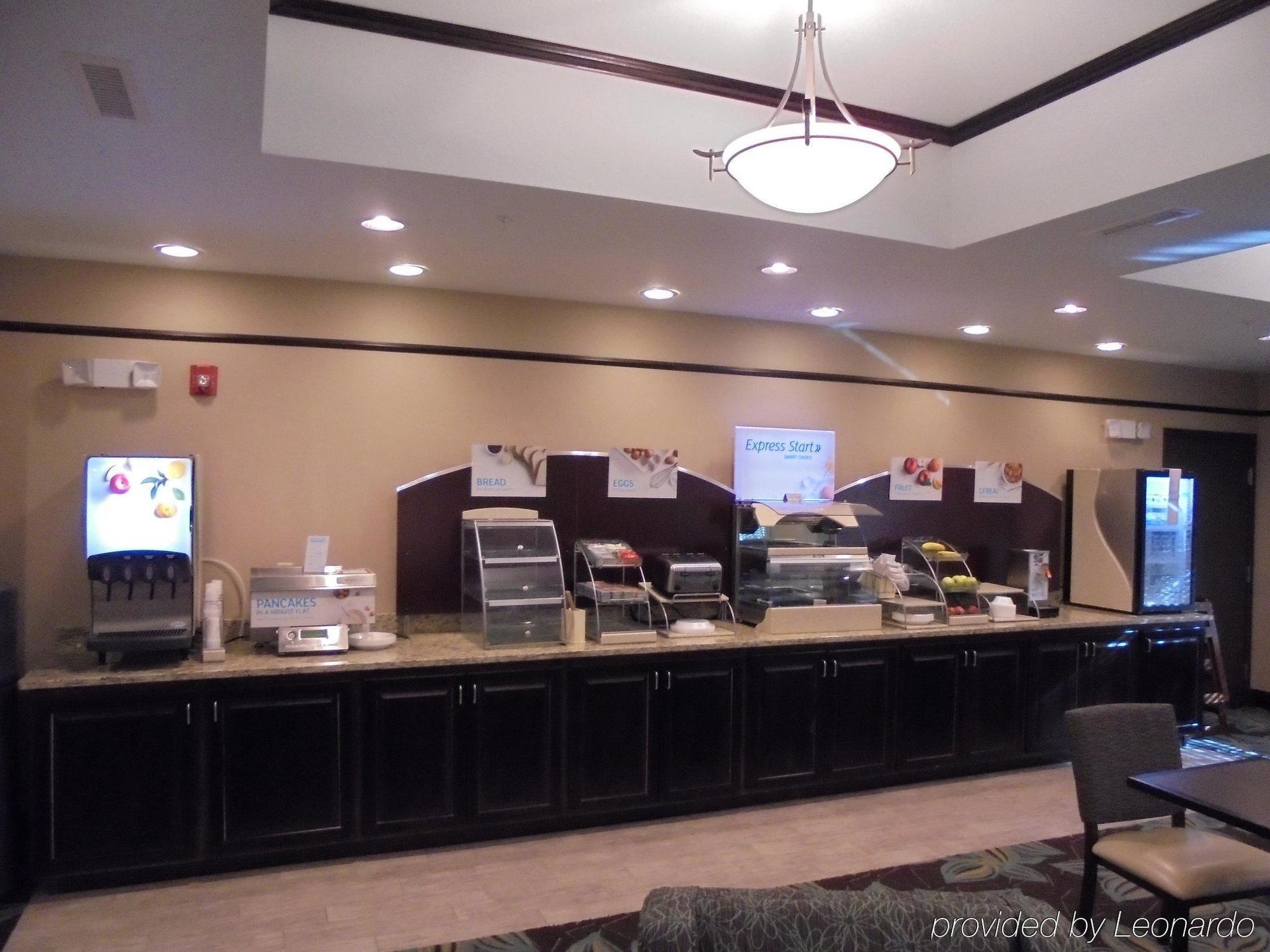 Holiday Inn Express & Suites Nevada By Ihg Bagian luar foto
