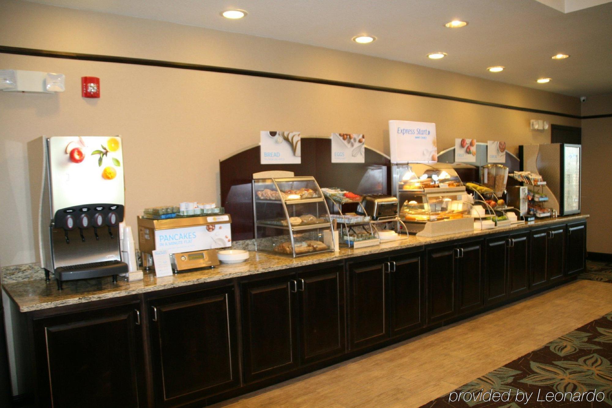 Holiday Inn Express & Suites Nevada By Ihg Bagian luar foto