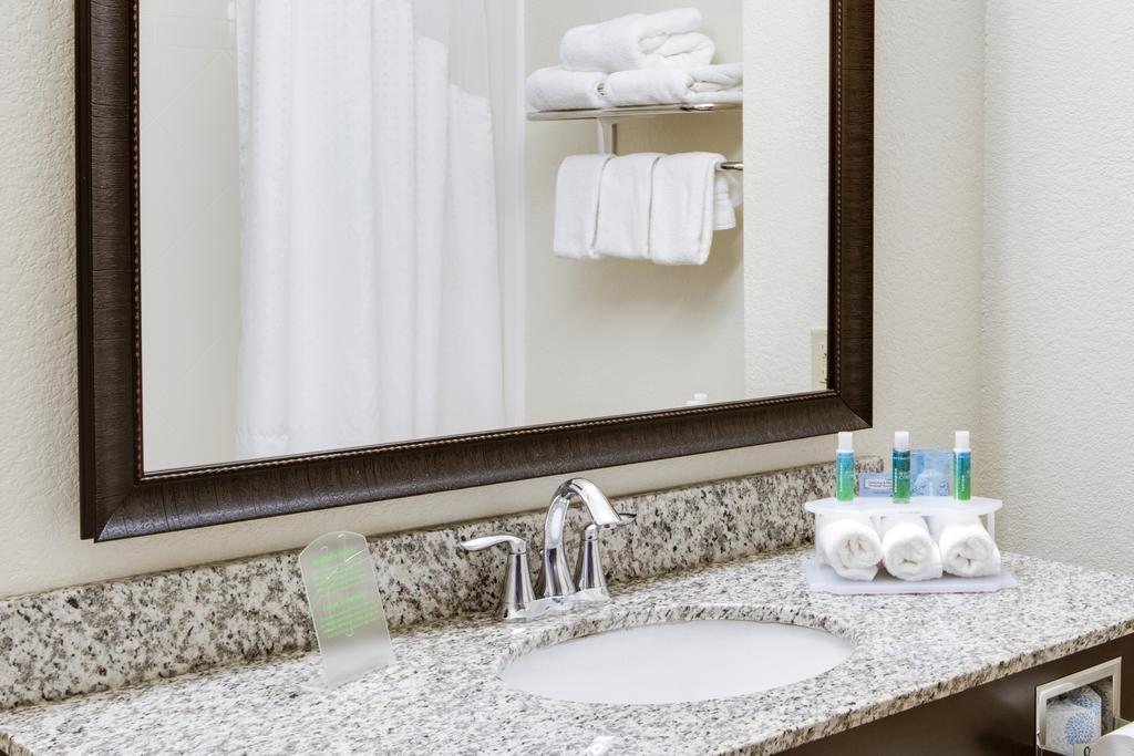 Holiday Inn Express & Suites Nevada By Ihg Bagian luar foto