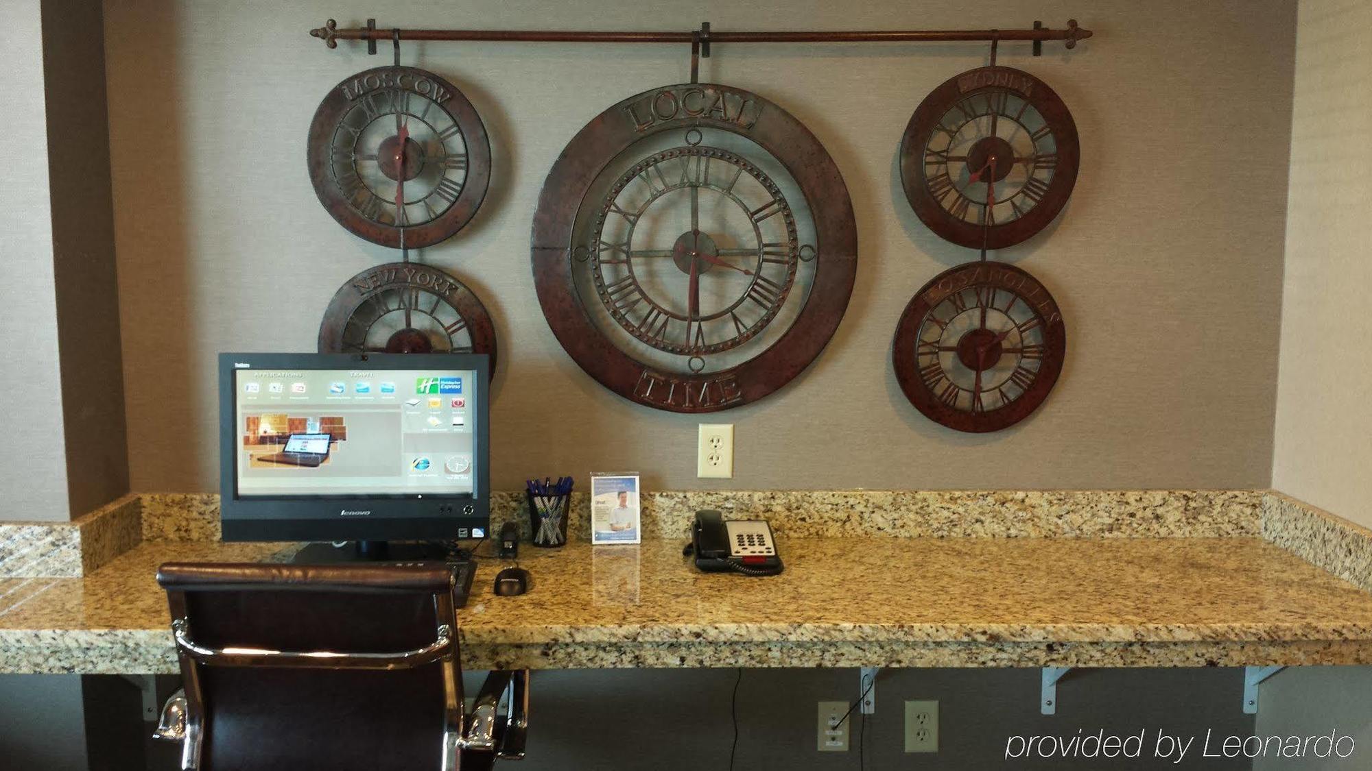 Holiday Inn Express & Suites Nevada By Ihg Bagian luar foto