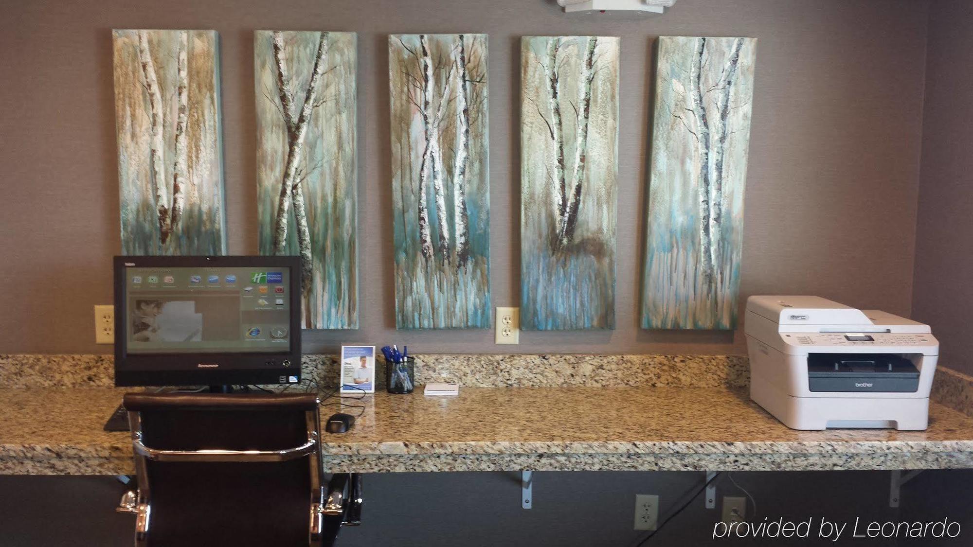 Holiday Inn Express & Suites Nevada By Ihg Bagian luar foto