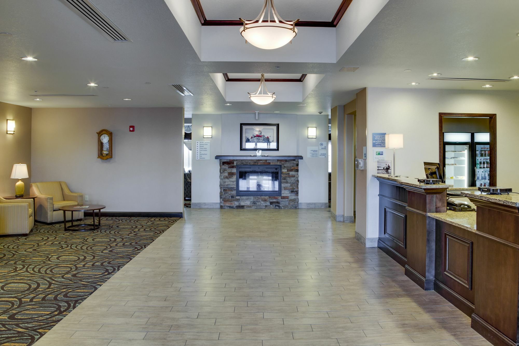 Holiday Inn Express & Suites Nevada By Ihg Bagian luar foto