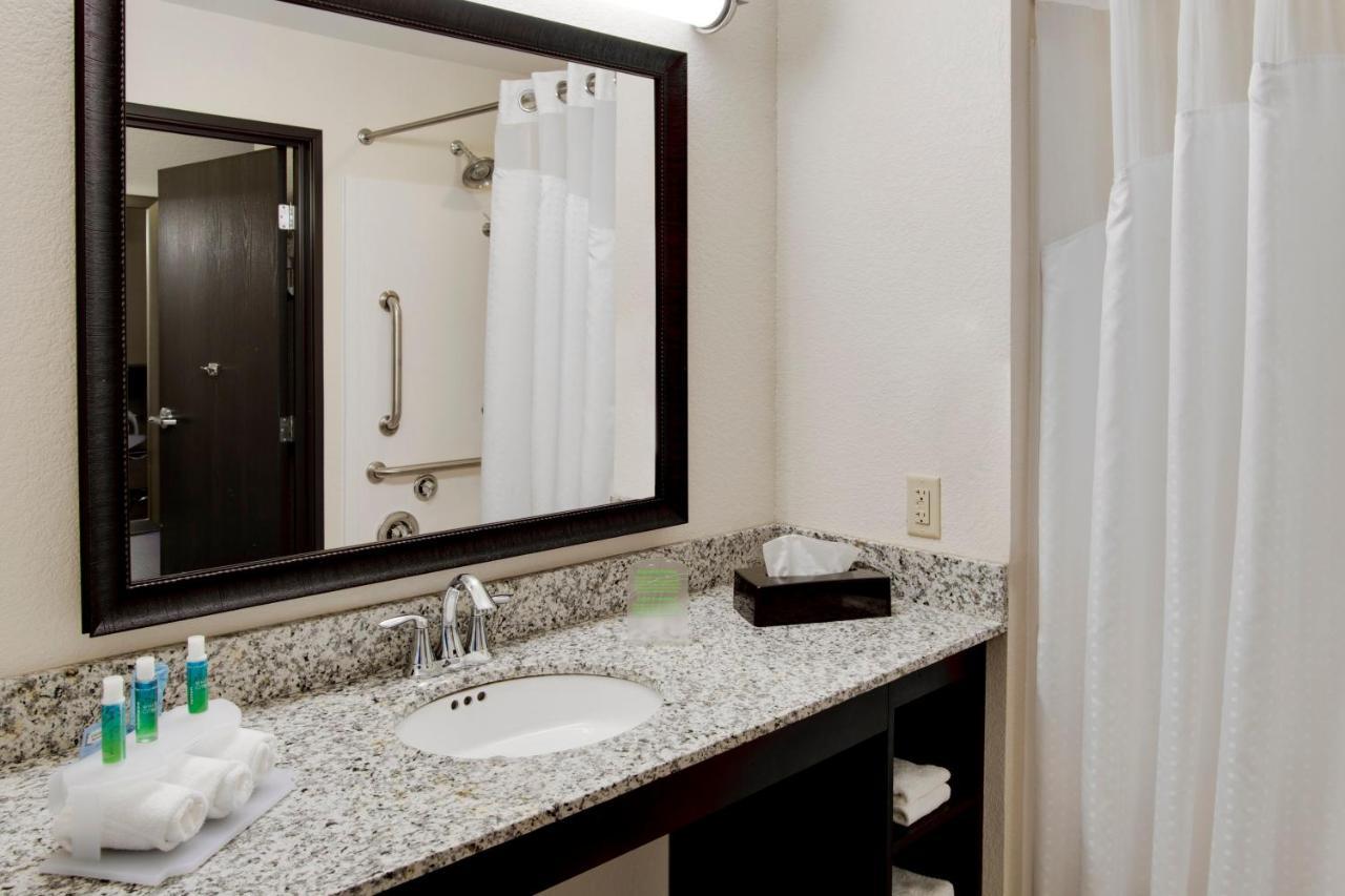 Holiday Inn Express & Suites Nevada By Ihg Bagian luar foto