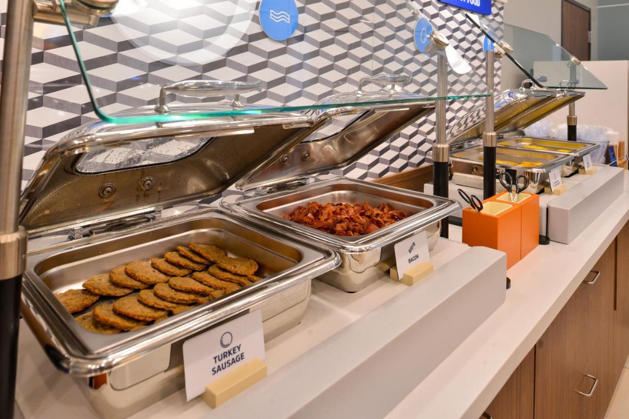 Holiday Inn Express & Suites Nevada By Ihg Bagian luar foto